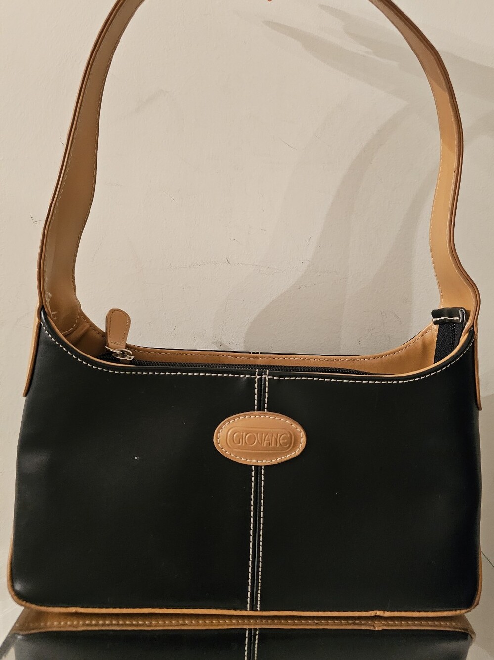 Giovane Black and Tan Shoulder Bag with Contrast Trim